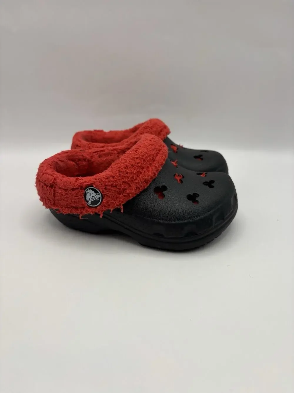 Crocs Disney Mickey Mouse Black And Red Fuzzy Clogs Kids Size 6 Or 7 C